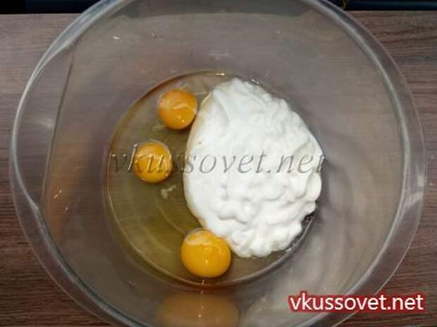 Мясные рулеты под соусом из смородины