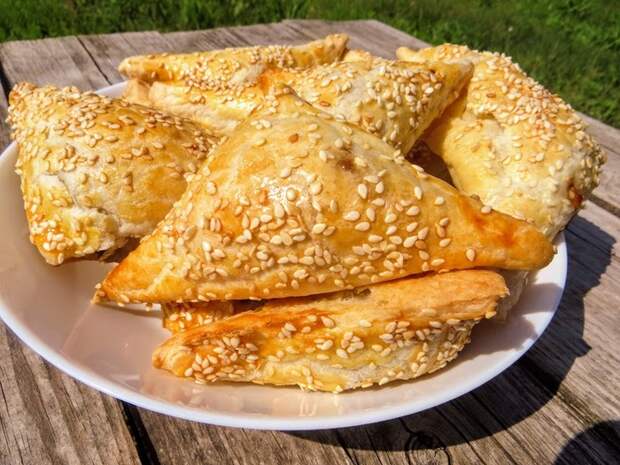 Вкуснейшие бурекасы с сыром и баклажанами еда, пирожок, бурекасы, выпечка, рецепт, видео рецепт, длиннопост, другая кухня, слоеное тесто, видео