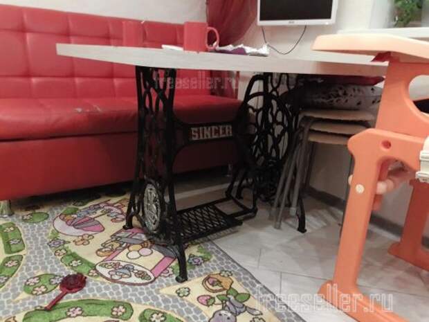 Кухонный стол из швейной машинки Singer
