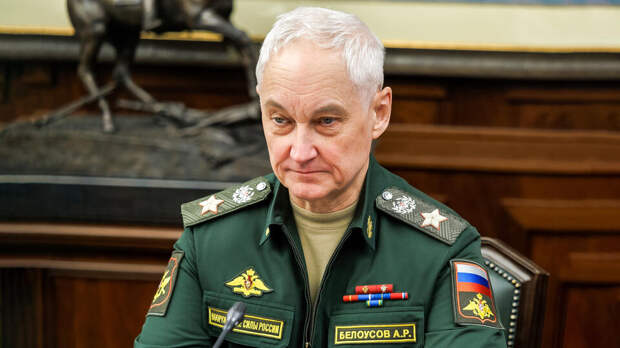 Белоусов вручил медали "Золотая Звезда" отличившимся в ходе СВО военным