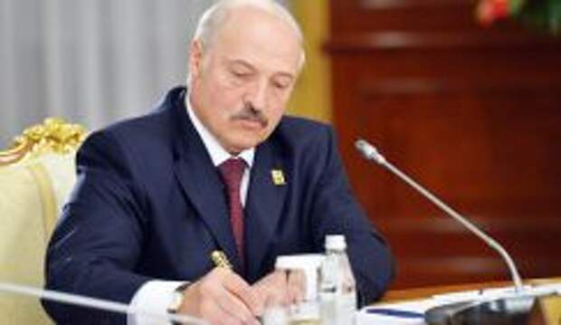 Лукашенко гребёт на Запад граблями Януковича