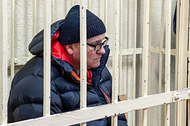 Отца школьницы Алины, стрелявшей в брянской гимназии, выпустили из СИЗО