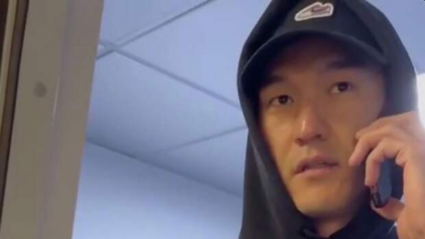 РИА Новости: комик Сабуров вылетит в Алма-Ату в ближайшее время