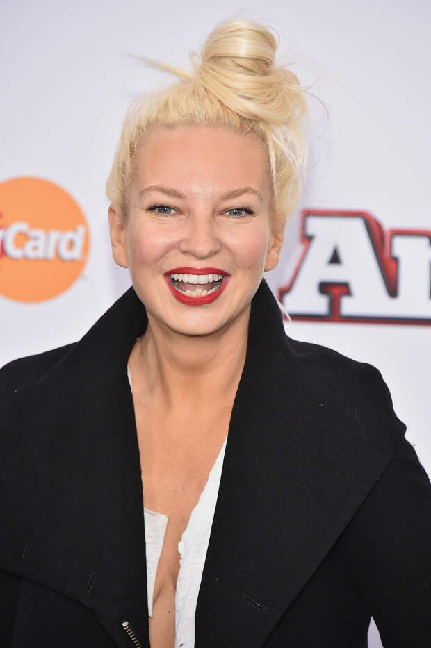 Певица Sia