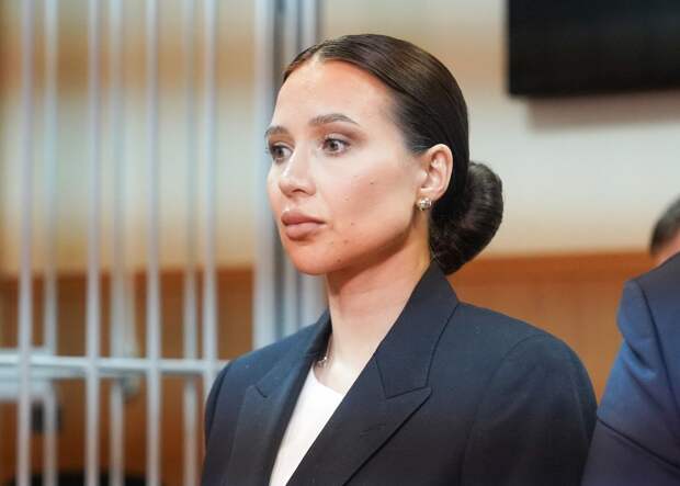 Суд отменил домашний арест блогера Лерчек, которой диагностировали рак