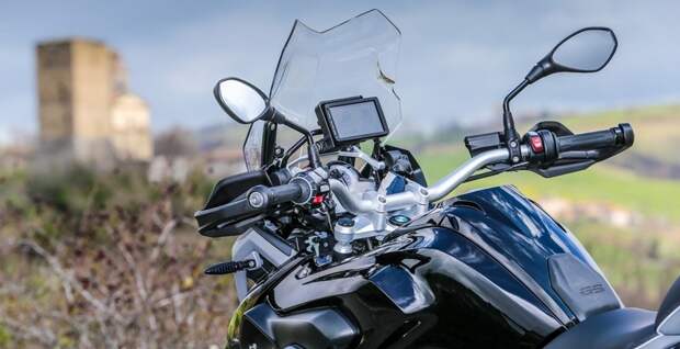Компания BMW представила новый турэндуро R1200GS Triple Black 2016