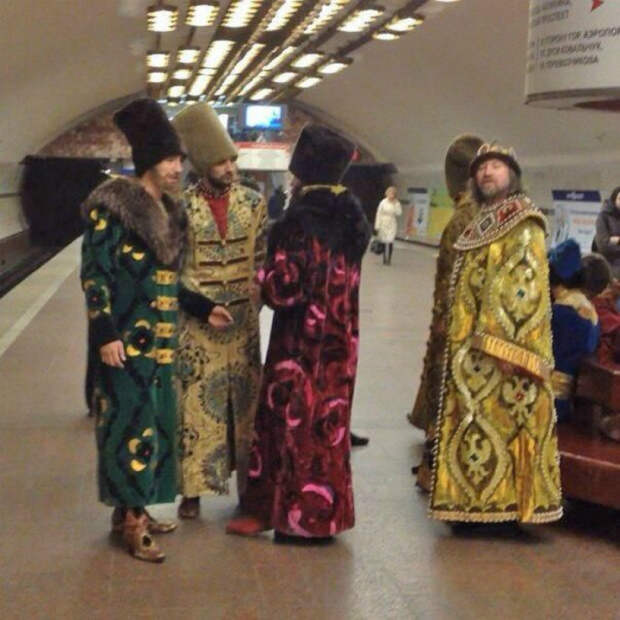 Светский прием в подземке. Светский прием в подземке.