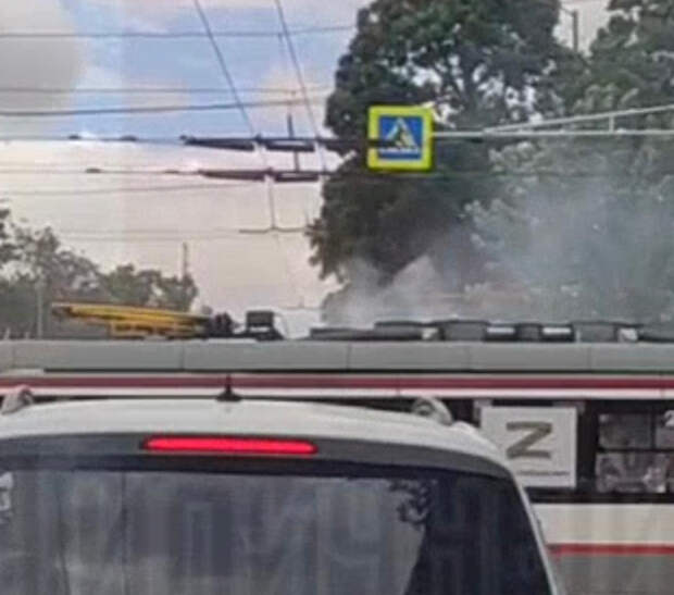 Экстренное торможение трамвая в Краснодаре: валит дым – перекрыто движение