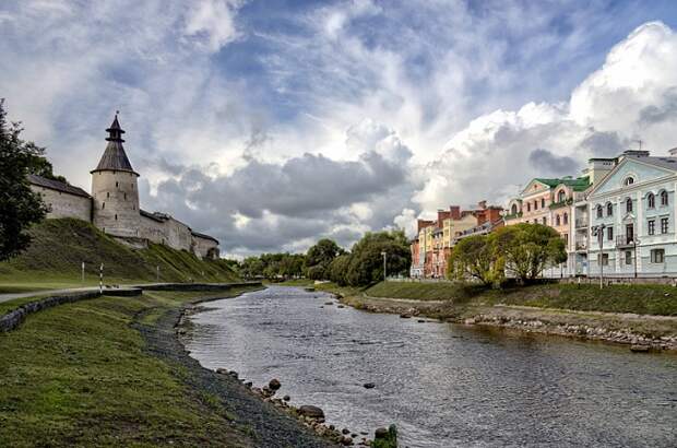 Один из самых красивых и древних городов России.