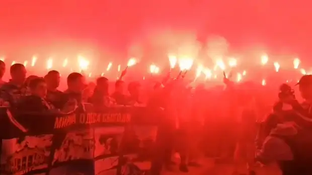 Украинские националисты прошли маршем по улицам Одессы