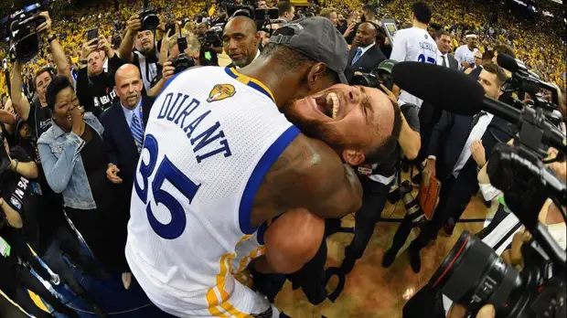 Эра «Голден Стэйт» продолжается: за океаном стартовал новый регулярный чемпионат НБА