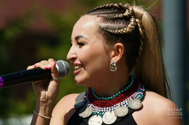 Римма Никитина бәйрәм алдыннан «Яңа ел иртәсе» дигән яңа җыр тәкъдим итте