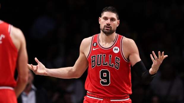 Bulls C Nikola Vucevic Flips The Bird At A Fan Amid Team's Early Woes