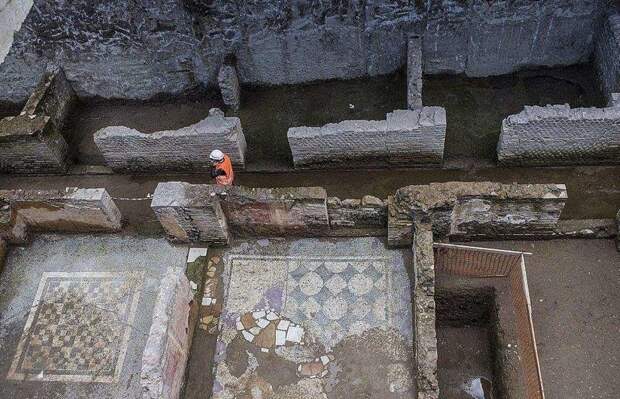 В Риме нашли 2-тысячелетнюю виллу командира — на глубине 12 метров под землей в мире, вилла, находка, раскопки, рим