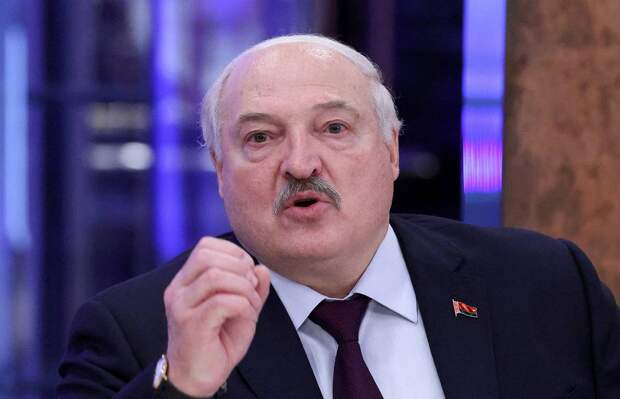 Лукашенко пригрозил министру отправкой в штурмовики