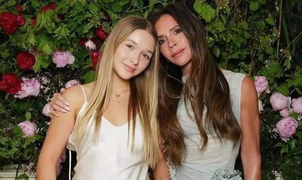 Дочь Дэвида и Виктории Бекхэм Харпер запускает бренд косметики для подростков