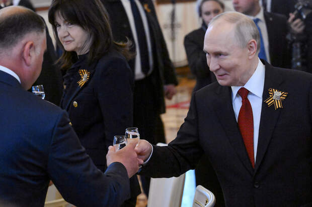 Путин поднял тост за победителей