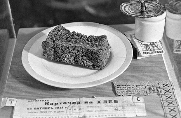 Еда на фронте и в тылу: чем питались блокадники в Великую Отечественную войну