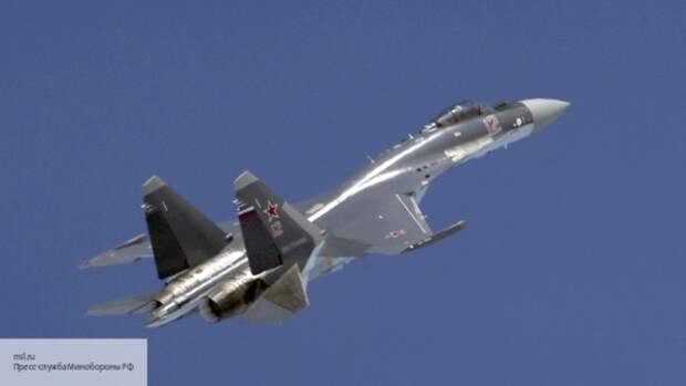 Военный летчик Попов описал разницу между авиацией РФ и США русской пословицей