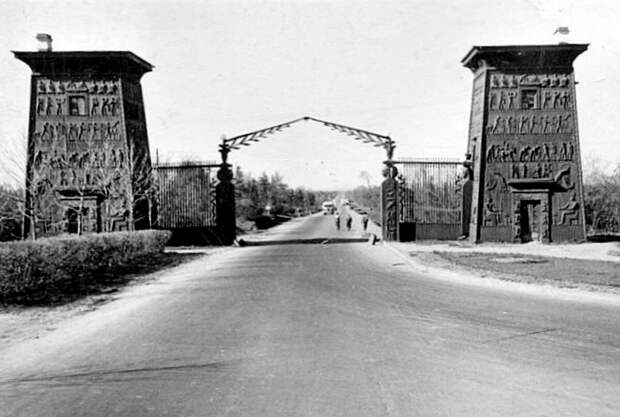 Египетские ворота в Царском Селе: история, сюжеты, значение (1)