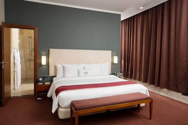 Мужчина нашел письмо в номере отеля, а после прочтения сразу съехал из него