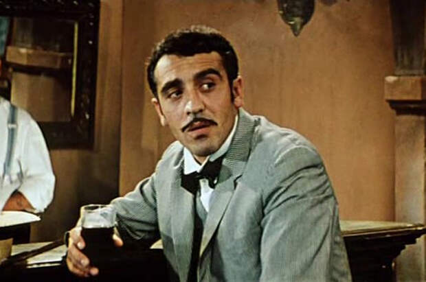 Эдмонд Кеосаян в фильме «Новые приключения неуловимых», 1968 г.