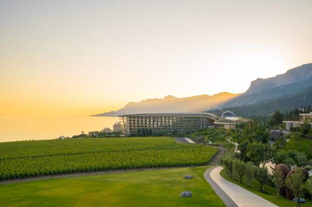 Всё больше россиян рассматривают возможность пожениться за пределами своего края