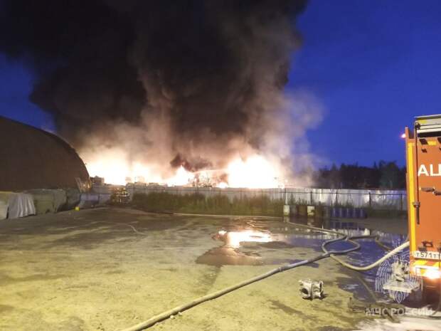 Крупный пожар в Нижнем Новгороде мог случиться из-за самовозгорания химикатов