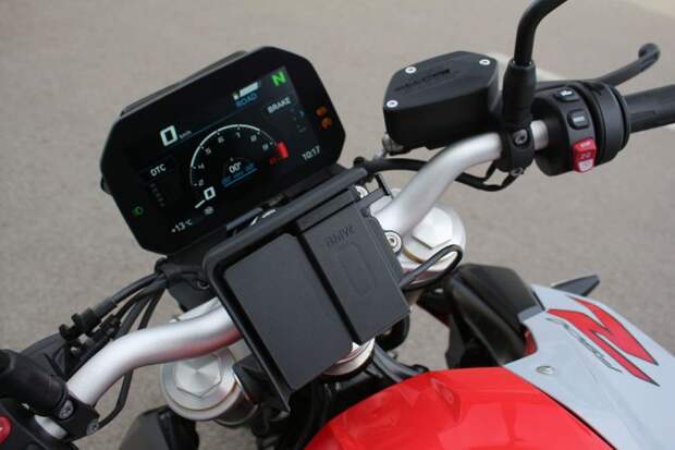 BMW F 900 R тест
