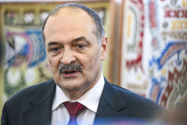 Меликов: оказавшиеся под угрозой обрушения дома в Махачкале проверят завтра