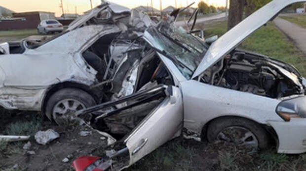 Жесткая авария произошла перед Старым мостом в Барнауле