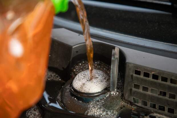 Роспотребнадзор предупредил туляков о метаноле в трех стеклоомывателях