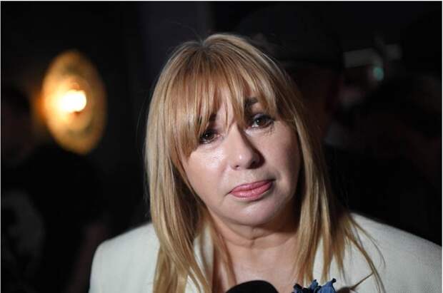 Апина показала фигуру в купальнике