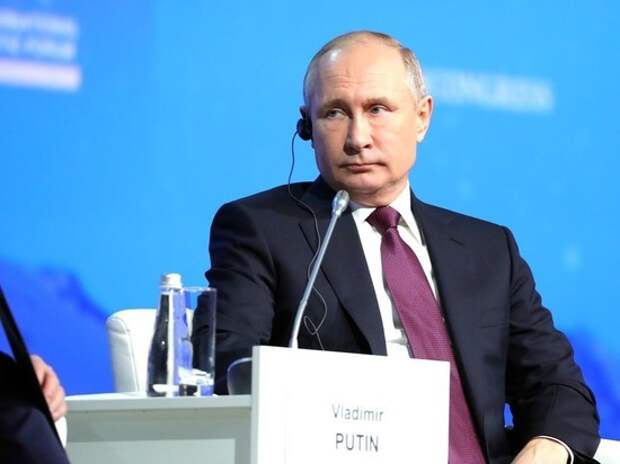 В Петербурге Путин жестко осадил журналиста: «Ответ не получите»