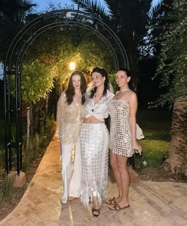 София Гугуберидзе с подругами