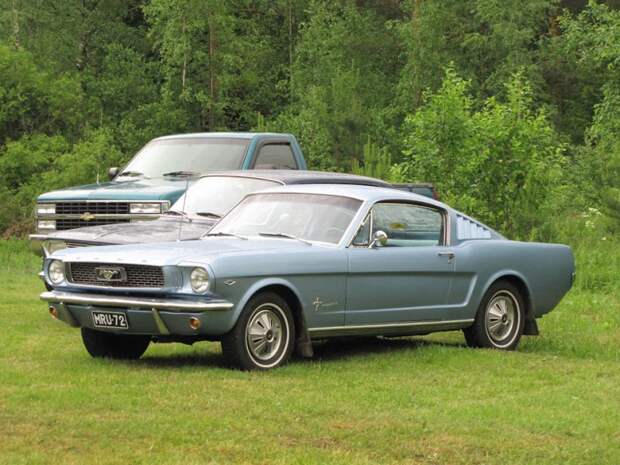 Ford MUSTANG FASTBACK ,1965. встреча, олдтаймер