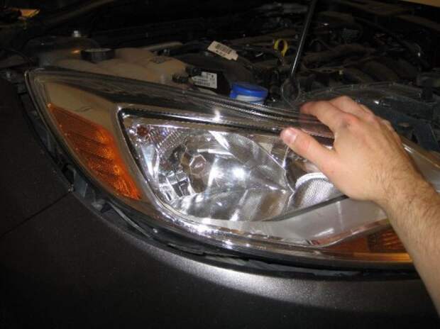 Как заменить лампочки в фарах Форд Фокус