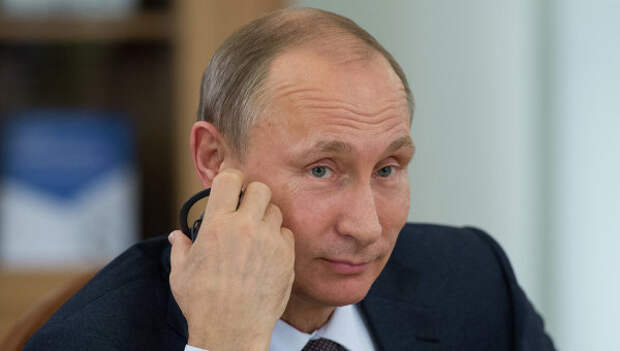 Президент России Владимир Путин во время встречи с руководителями ведущих мировых информационных агентств в рамках XIX Петербургского экономического форума.