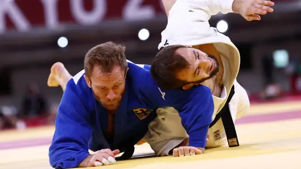 Дзюдоист Шамилов уступил в 1/8 финала ОИ в Токио