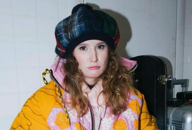 «Монеточка» лицемерно скорбит о невозможности концертов в Грузии и Сербии