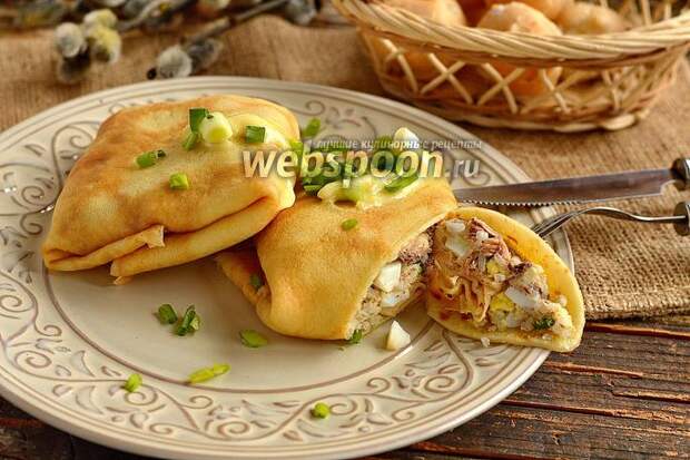 Фото Блины с сардинами в масле, рисом и яйцами