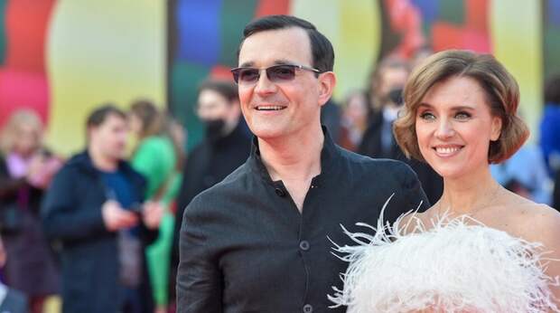 СМИ выяснили, как Бероев поделил имущество с Алферовой после развода