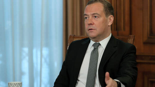 Медведев обсудил с лидерами Кубы и Лаоса проблему неоколониализма и санкции