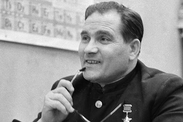 Подвиг Девятаева: побег из плена с немецким "оружием возмездия" Подвиг Девятаева: побег из плена с немецким "оружием возмездия" война, история, подвиг