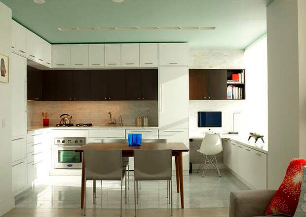 Кухня в цветах: серый, светло-серый, белый, бежевый. Кухня в стиле минимализм.