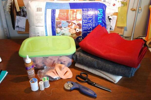 Valentine's Day 2014: Make-Out Practice Pillow to perfect your kissing technique