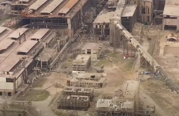 Боевик «Азова» заявил, что эвакуируемых с завода «Азовсталь» гражданских нужно непременно отправлять на подконтрольные Киеву территории