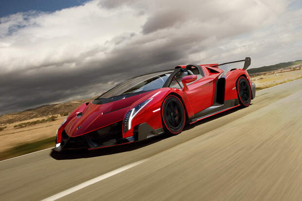 В Дубае выставили на продажу редкий спорткар Lamborghini Veneno