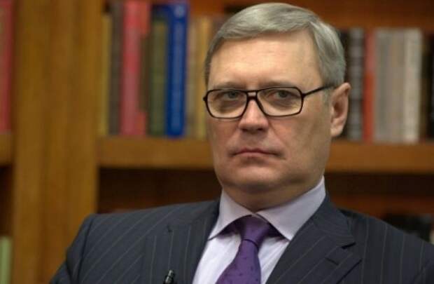Михаил Касьянов получил тортом в лицо от лиц «неславянской внешности»