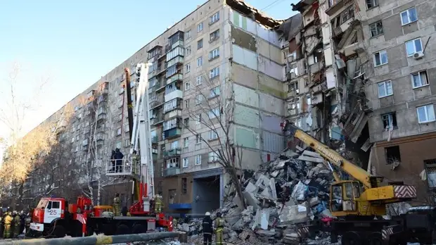 Путин прибыл в оперативный штаб МЧС на месте ЧП в Магнитогорске